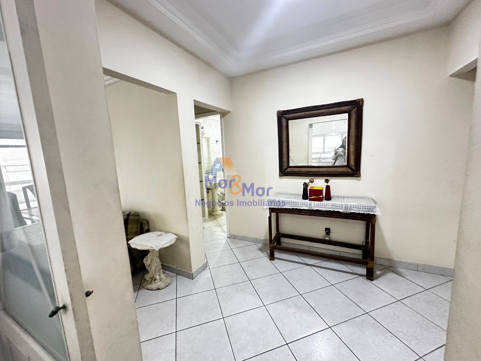 Apartamento na Praia das Pitangueiras, Guarujá - SP