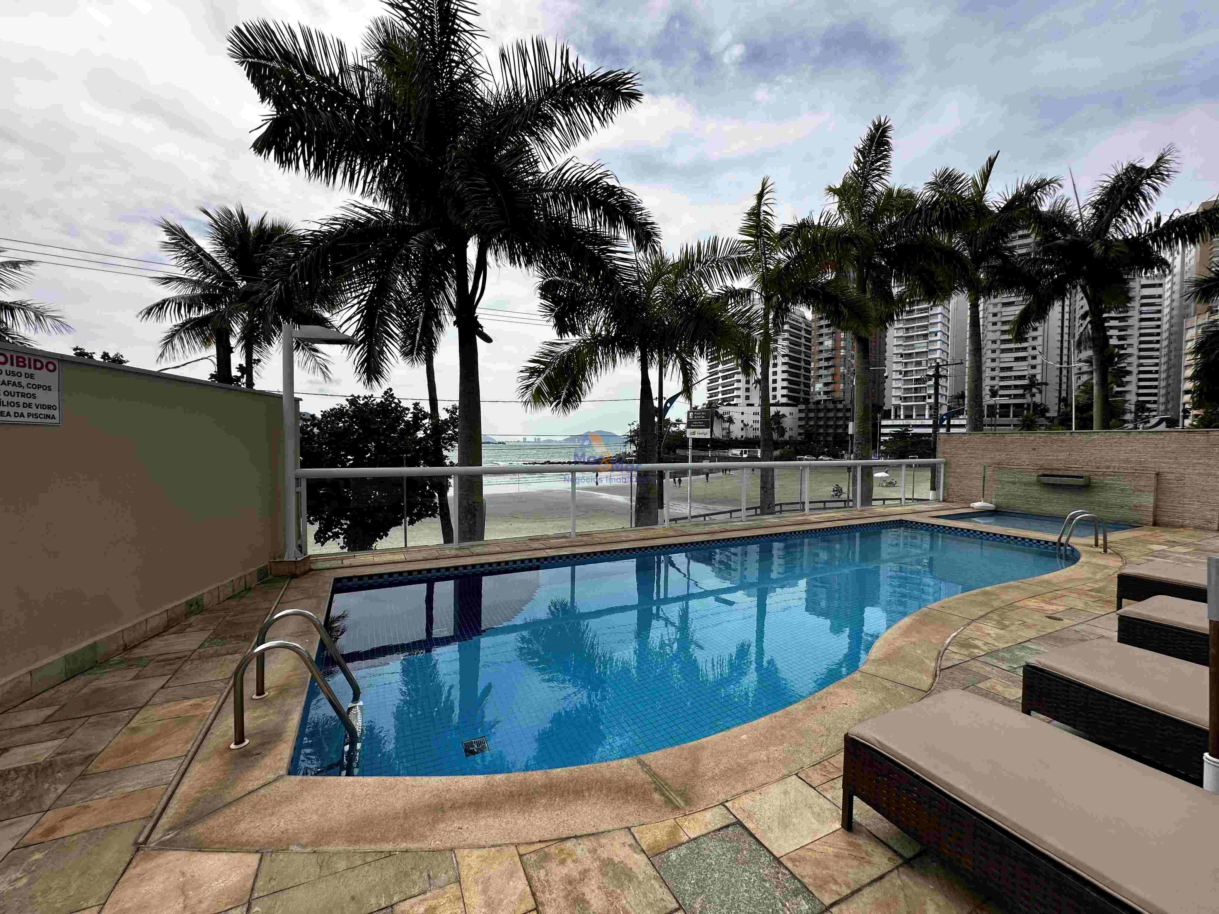 Apartamento Frente ao Mar, Praia das Astúria, Guarujá - SP