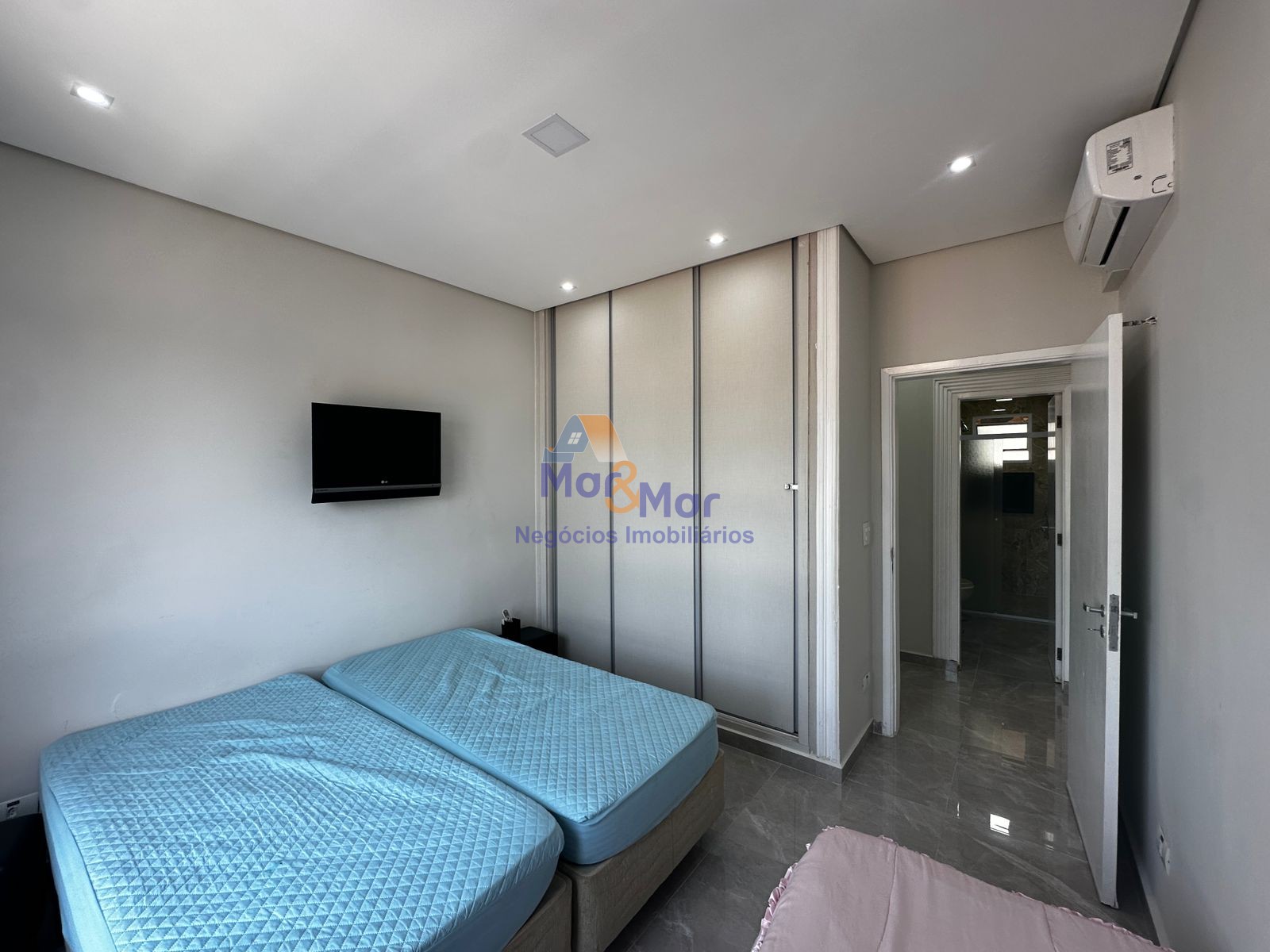 Apartamento Frente ao Mar nas Pitangueiras, Guarujá - SP