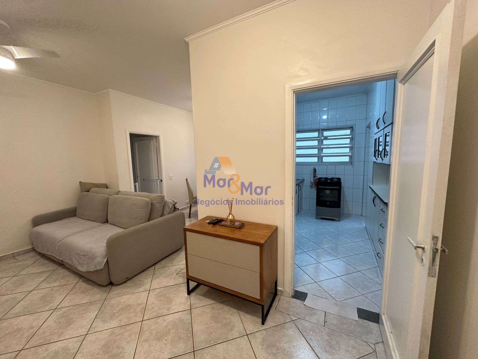 Apartamento na Praia das Pitangueiras, Guarujá - SP