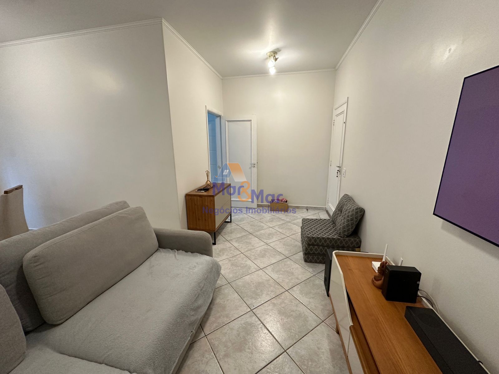 Apartamento na Praia das Pitangueiras, Guarujá - SP