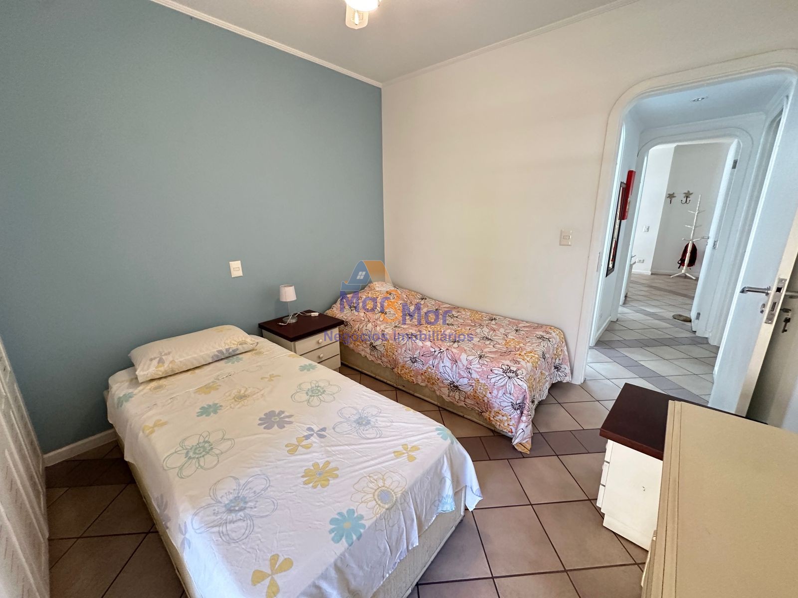 Apartamento na Praia das Pitangueiras, Guarujá - SP