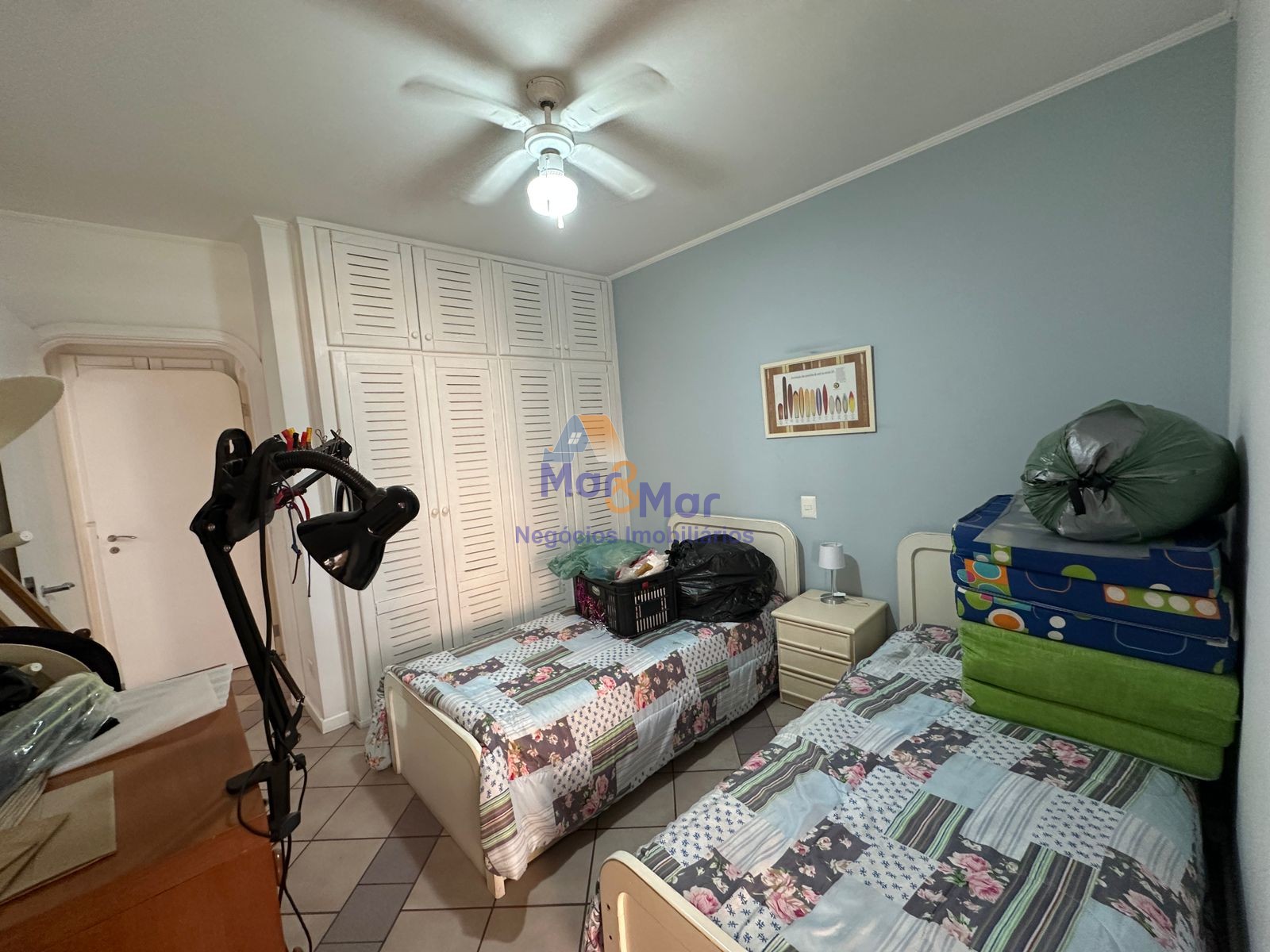 Apartamento na Praia das Pitangueiras, Guarujá - SP