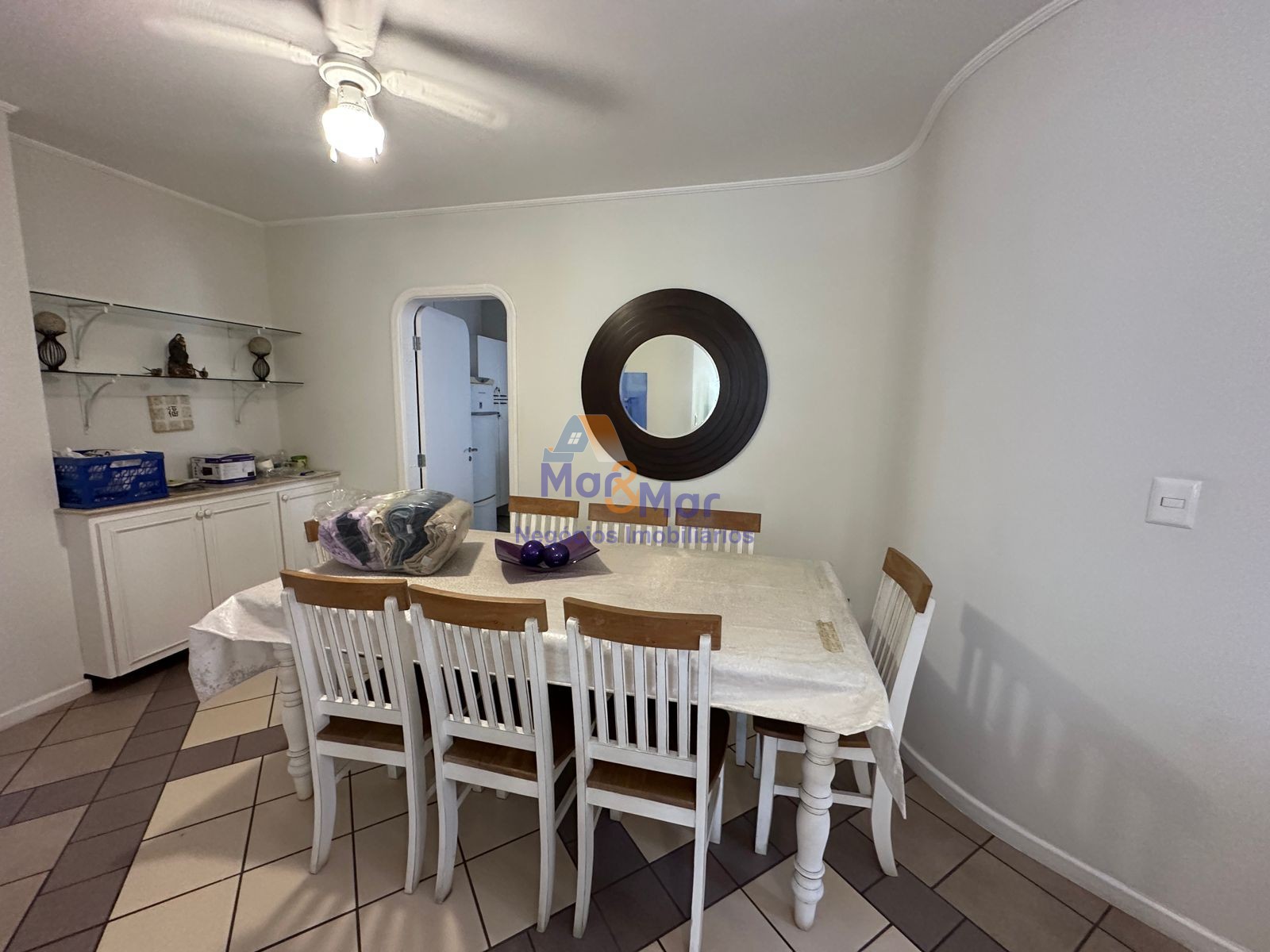 Apartamento na Praia das Pitangueiras, Guarujá - SP