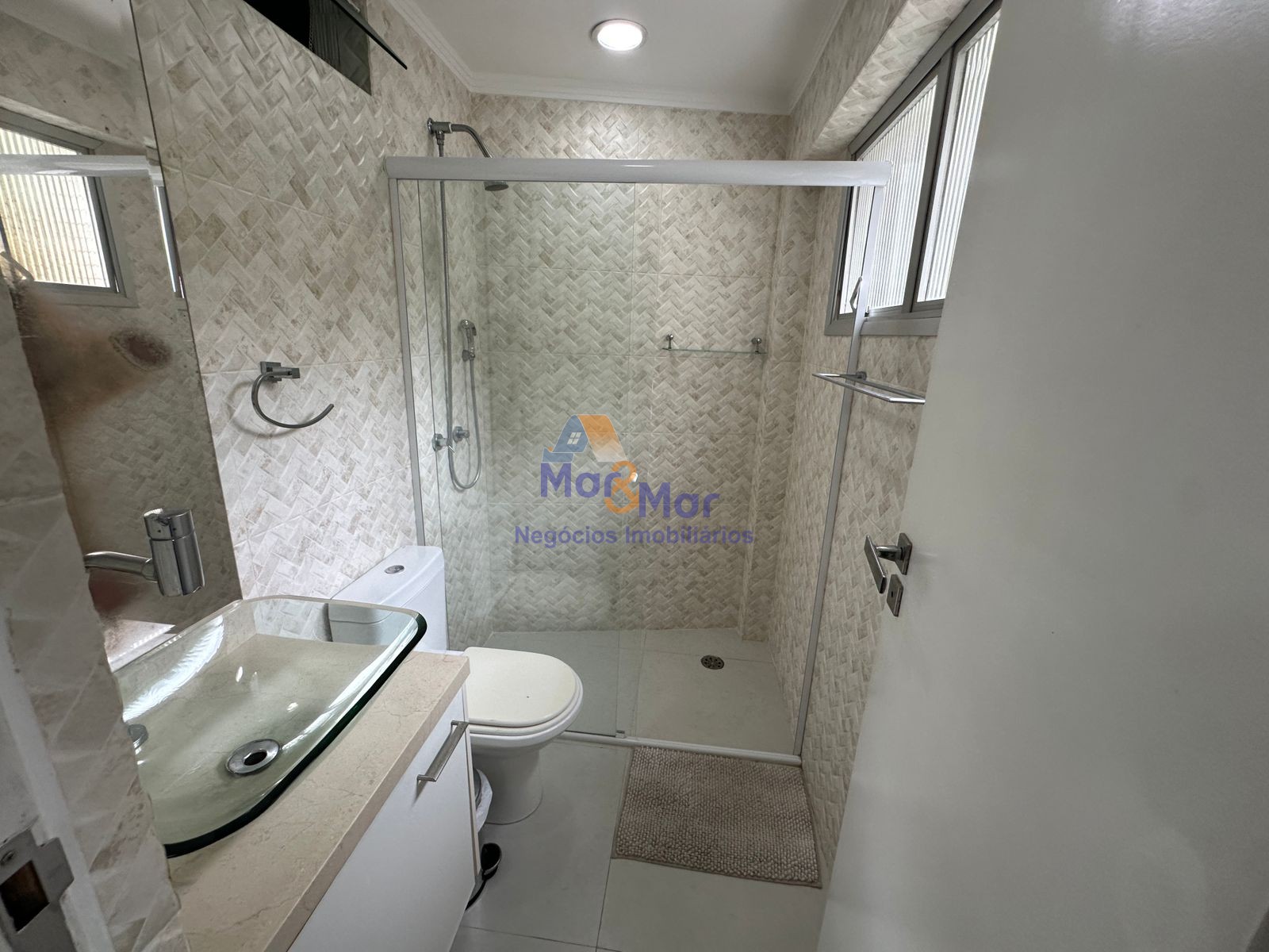 Apartamento Frente ao Mar nas Pitangueiras, Guarujá - SP