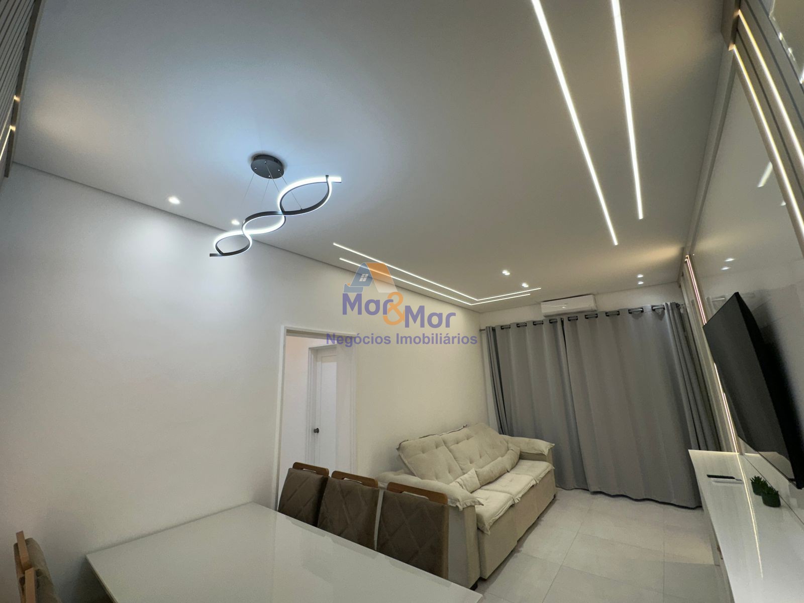 Apartamento na Praia das Pitangueiras, Guarujá - SP