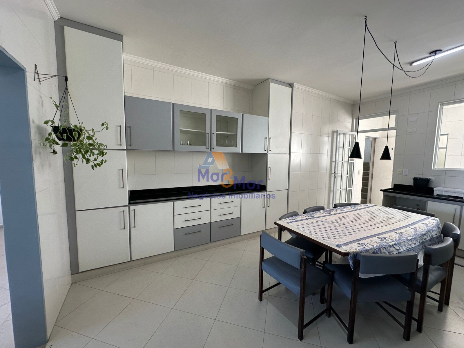 Apartamento Frente ao Mar, Pitangueiras, Guarujá - SP